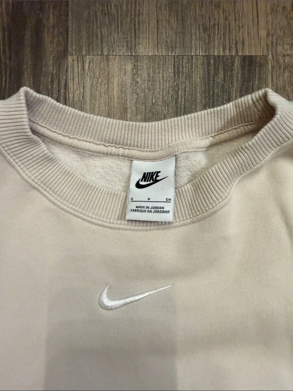 Nike Women’s Cream Crewneck Sweatshirt